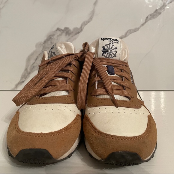 Men’s size 7 Reebok sneakers two tone , slightly used - Picture 4 of 6